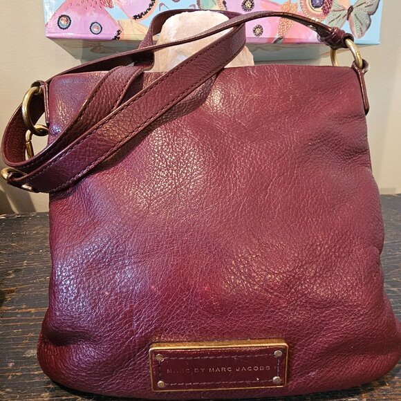 Marc by Marc Jacobs Burgundy Leather Convertible x-body w/brass hardware 1990s - Picture 3 of 8